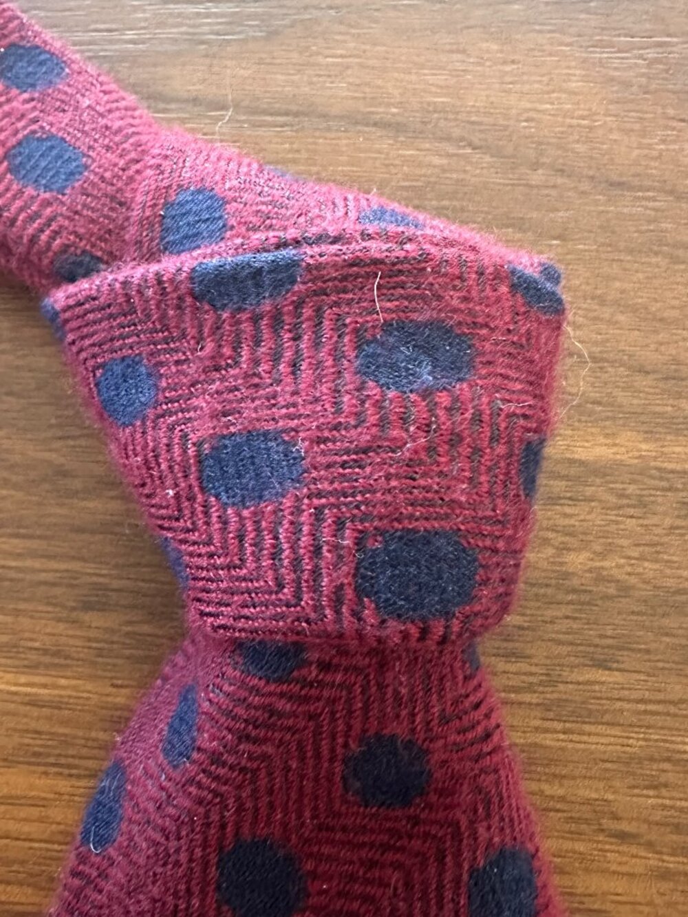 Ermenegildo Zegna Burgundy Blue Polka Dot Silk Tie